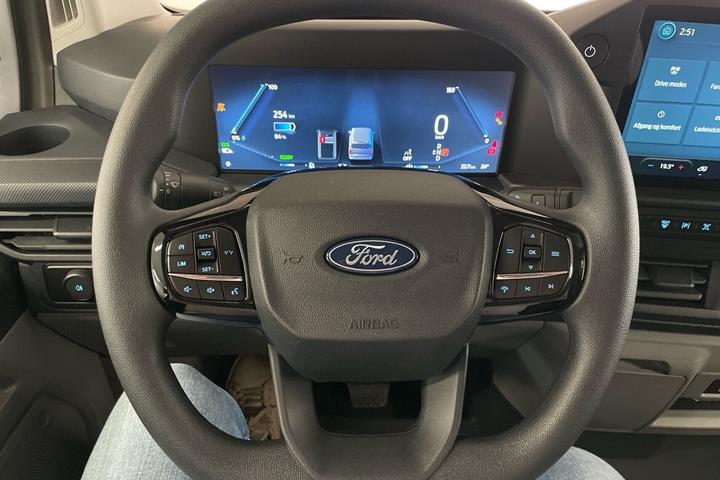 Hvid Ford E-Transit Custom 320 L1 fra 2026