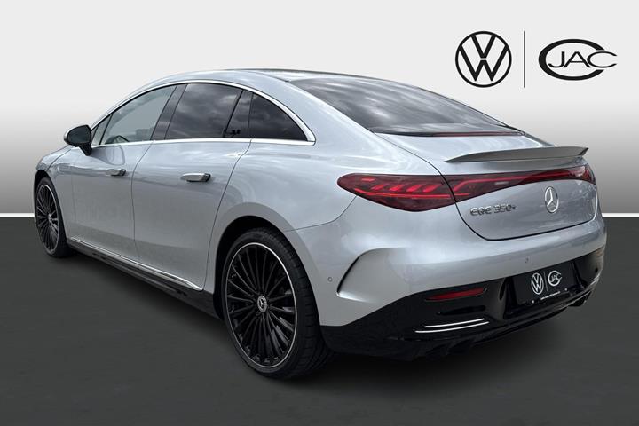 Sølv Mercedes EQE350+ fra 2024