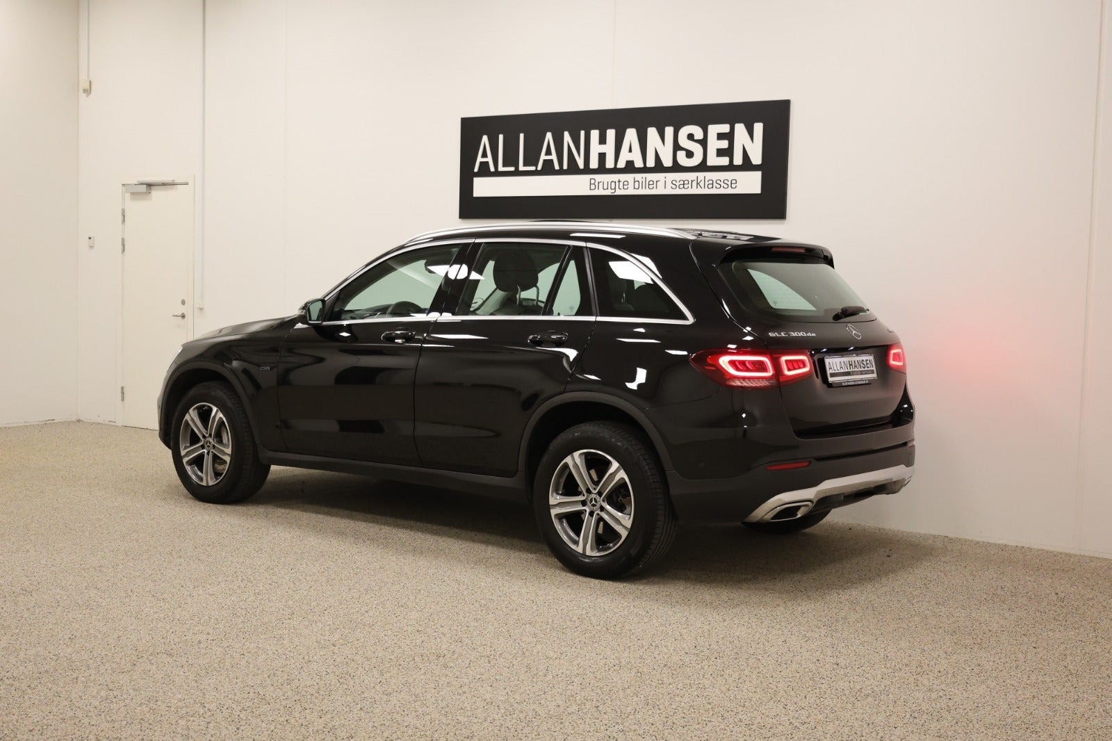 Sort Mercedes GLC300 de fra 2021
