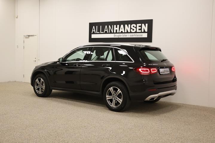 Sort Mercedes GLC300 de fra 2021