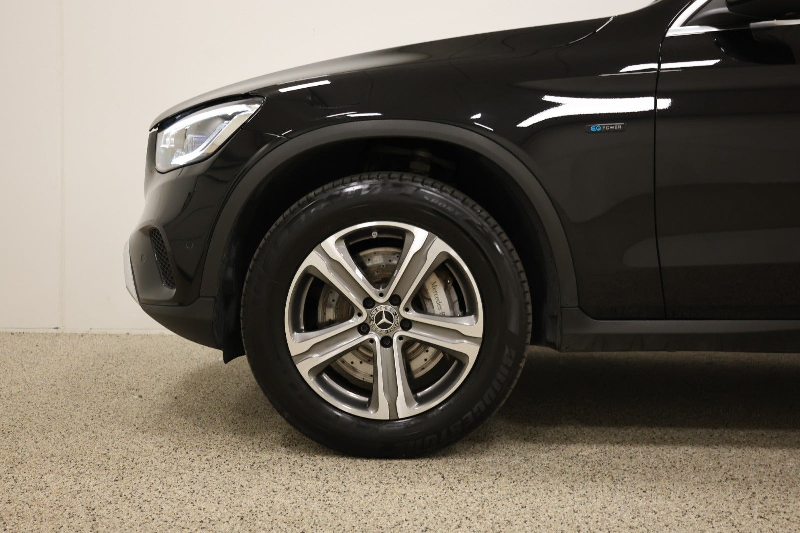 Sort Mercedes GLC300 de fra 2021