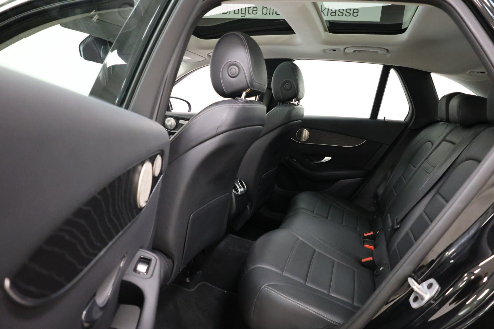 Sort Mercedes GLC300 de fra 2021