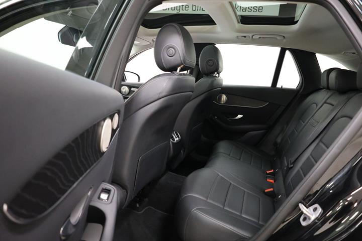 Sort Mercedes GLC300 de fra 2021