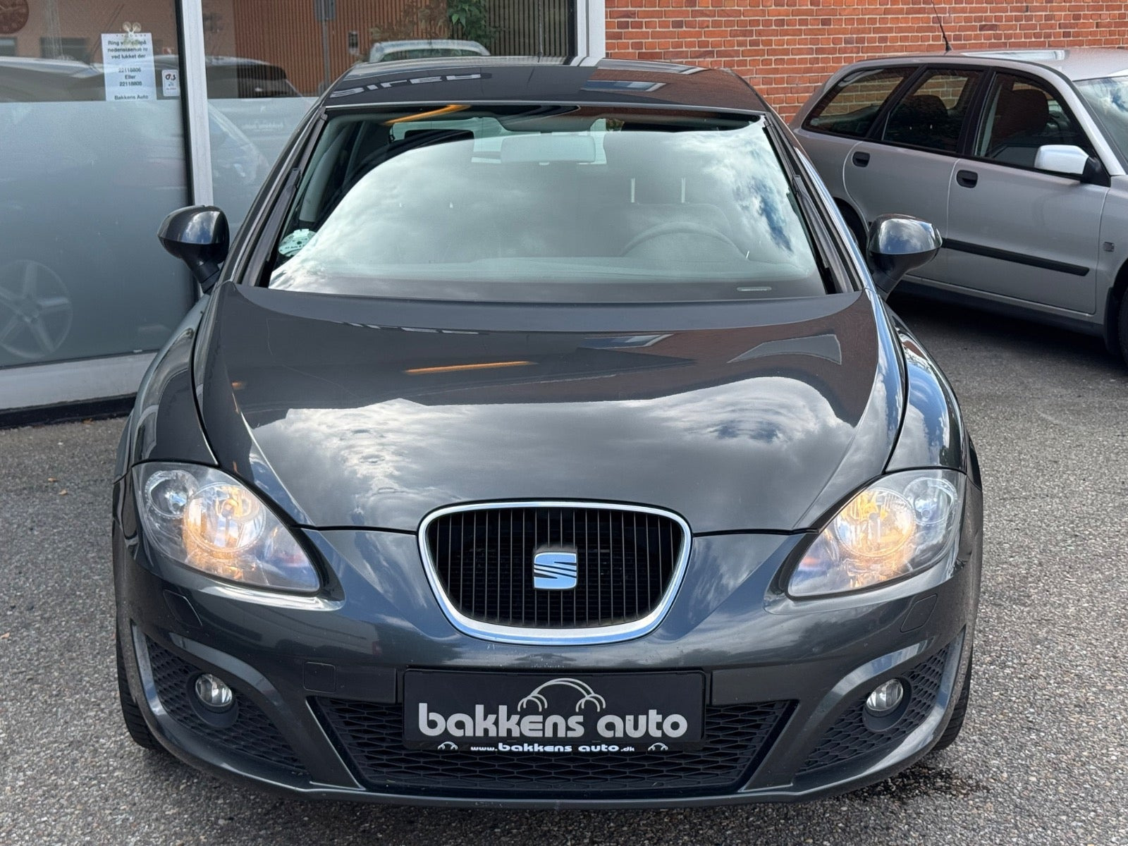 Grå Seat Leon fra 2012