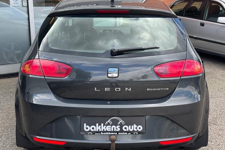 Grå Seat Leon fra 2012