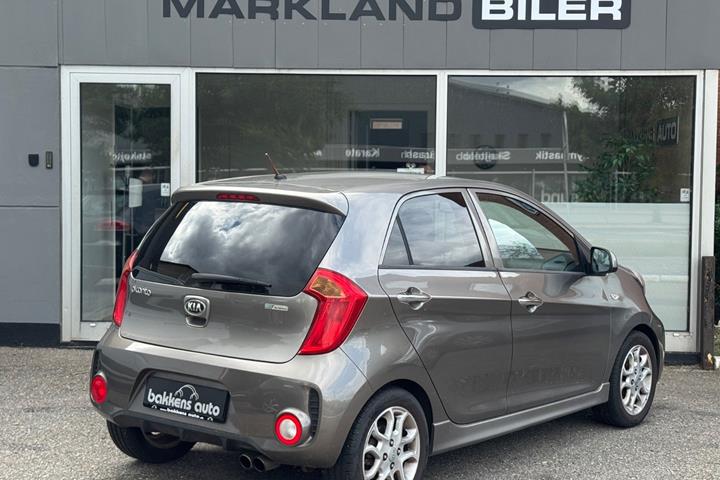 Grå Kia Picanto fra 2016