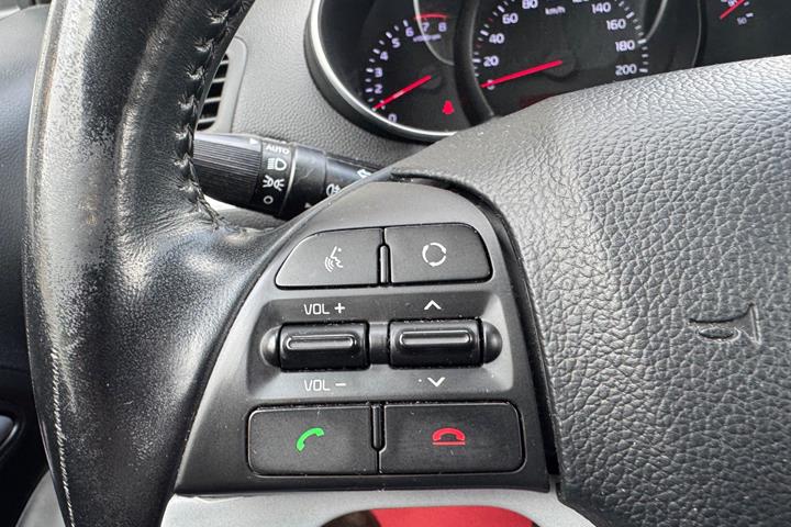 Grå Kia Picanto fra 2016