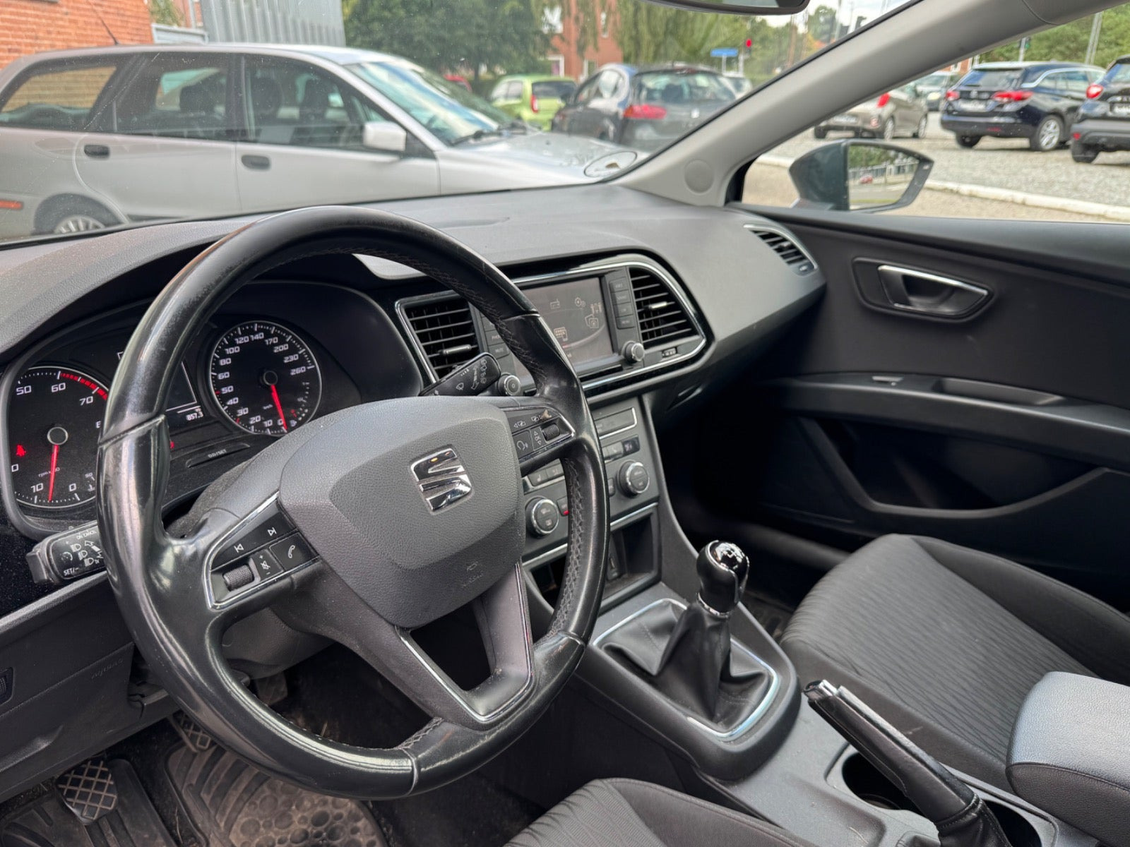 Grå Seat Leon fra 2016