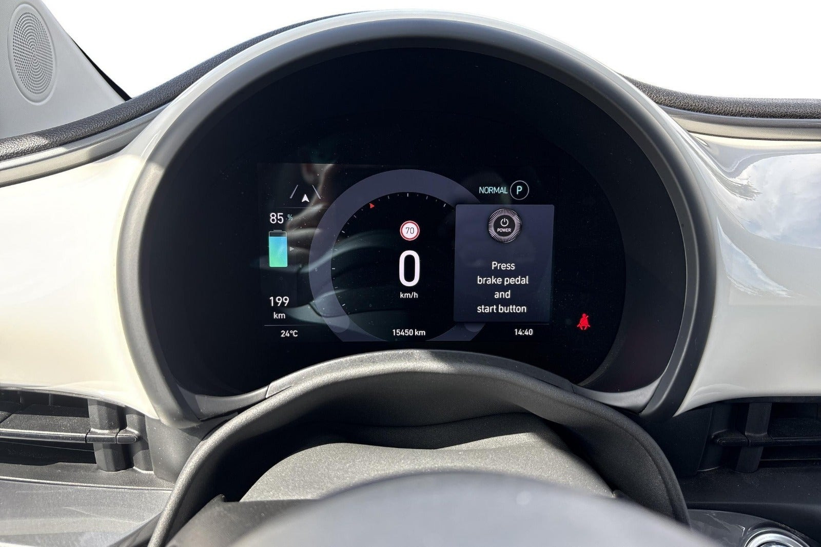 Hvid Fiat 500e fra 2023