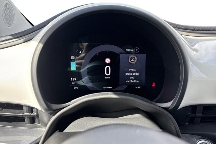 Hvid Fiat 500e fra 2023