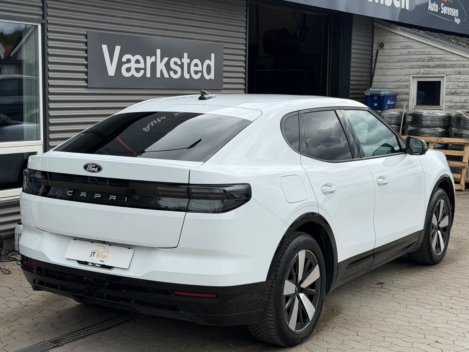 Hvid Ford Capri fra 2025