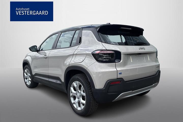 Beige Jeep Avenger fra 2024