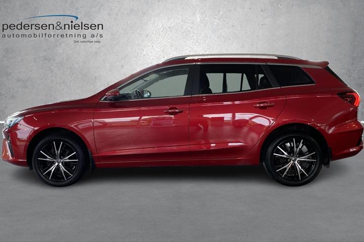 Rød MG MG5 Electric fra 2023