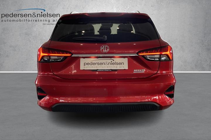 Rød MG MG5 Electric fra 2023