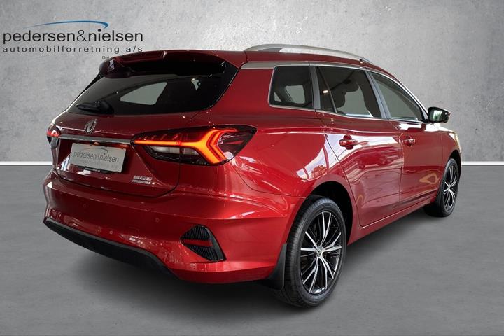 Rød MG MG5 Electric fra 2023
