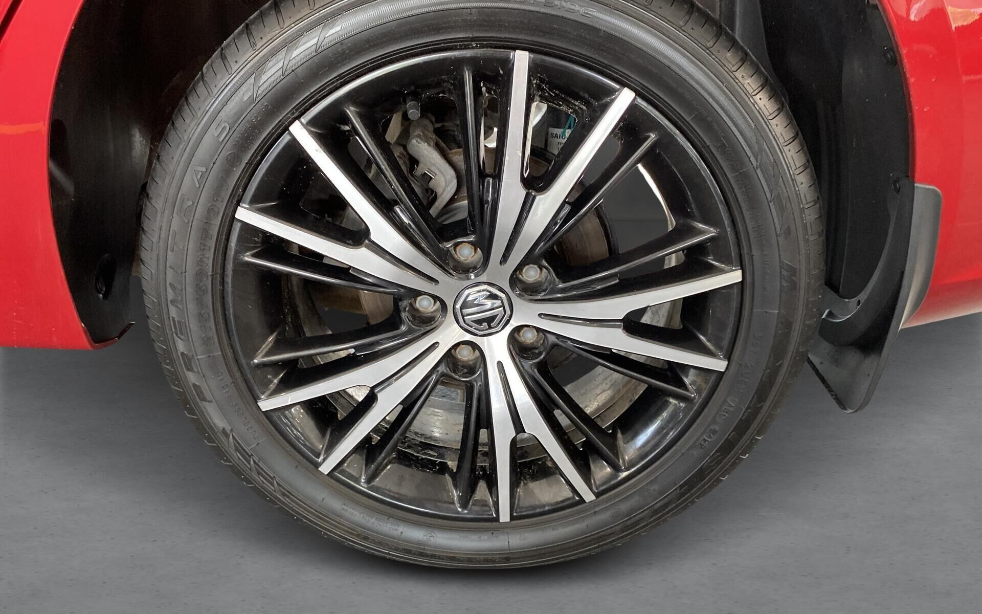 Rød MG MG5 Electric fra 2023