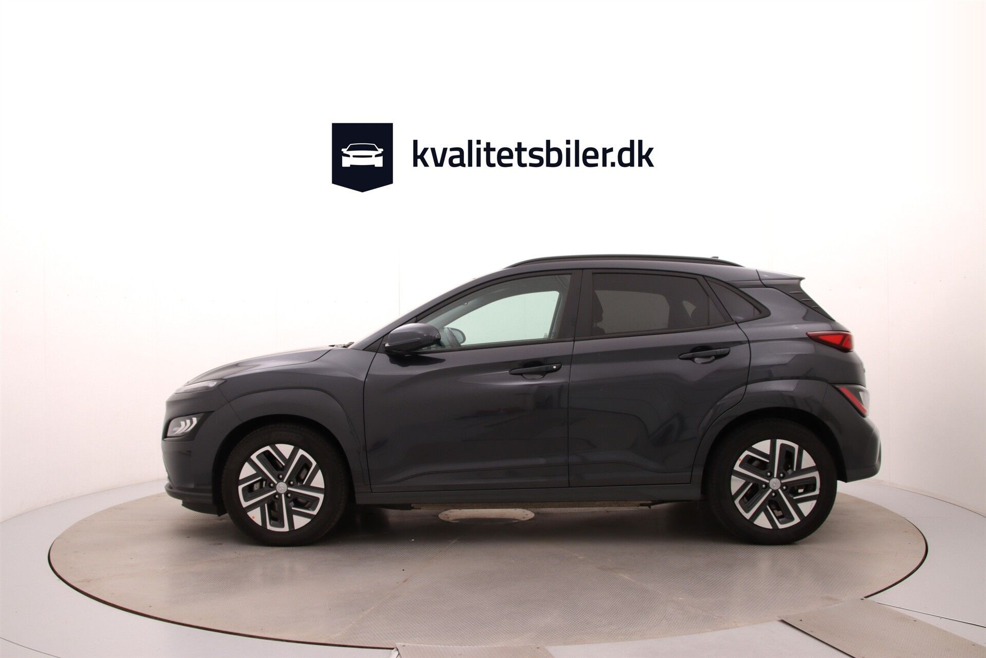 Grå Hyundai Kona fra 2023