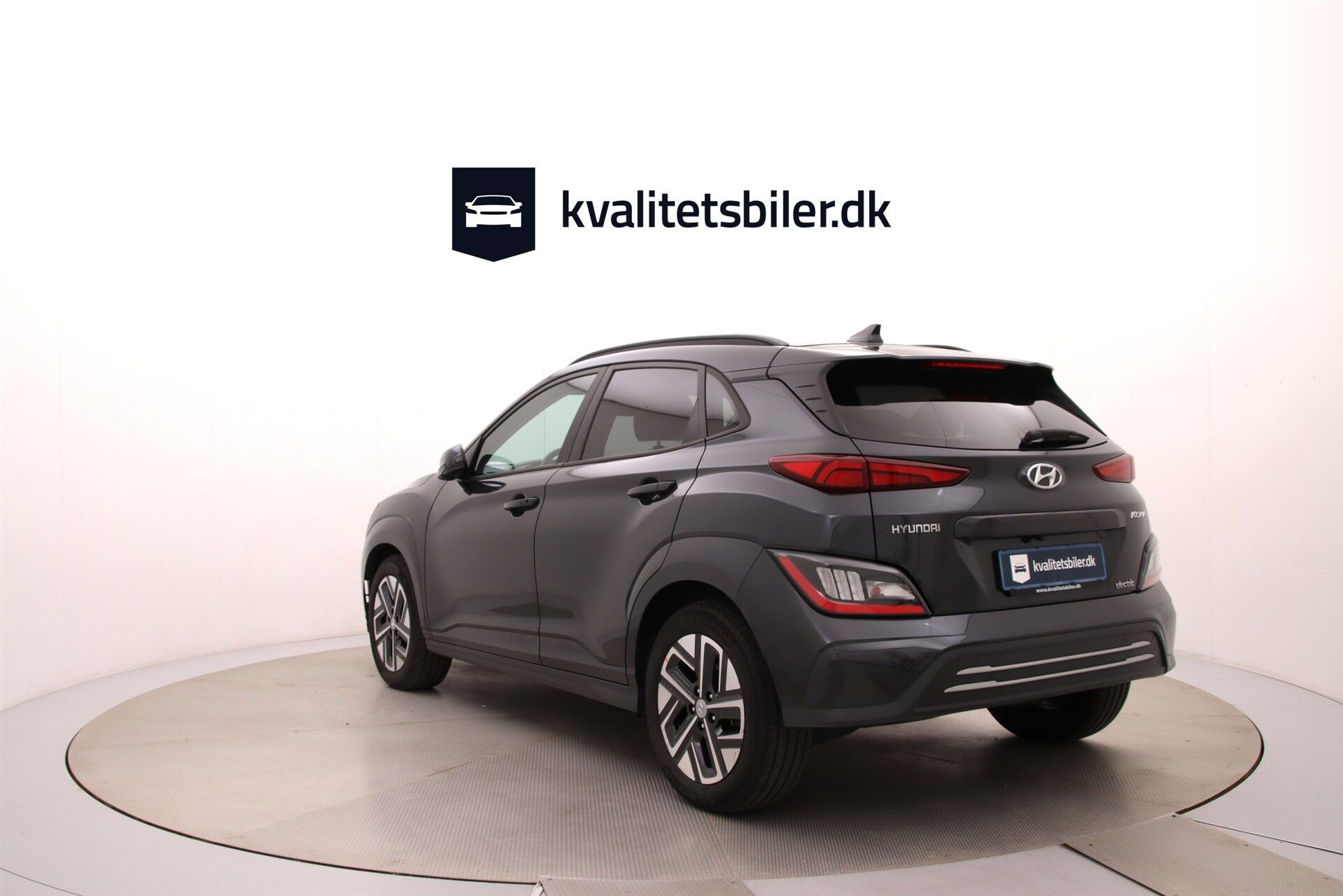 Grå Hyundai Kona fra 2023