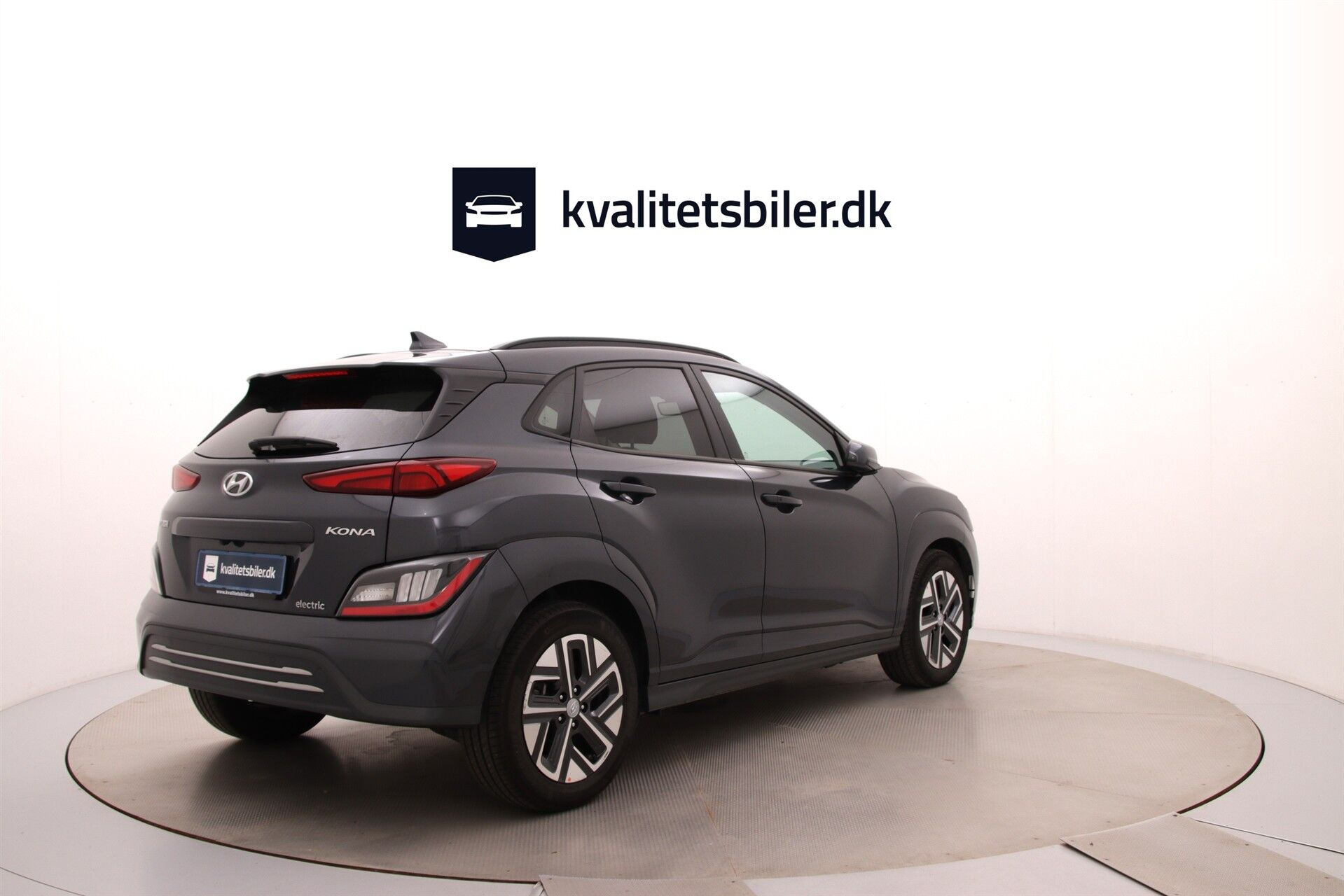 Grå Hyundai Kona fra 2023