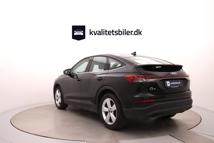 Sort Audi Q4 fra 2024
