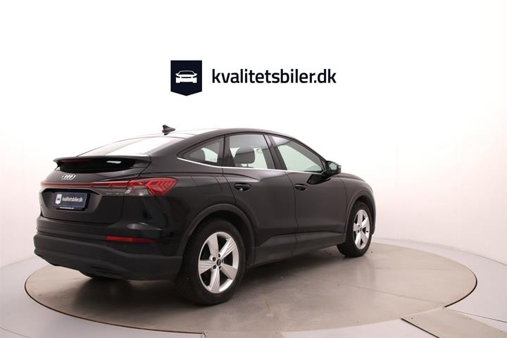 Sort Audi Q4 fra 2024