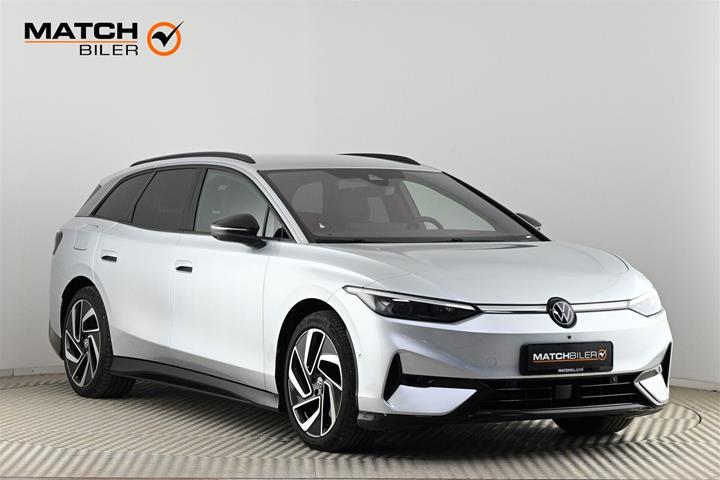 Sølv VW ID.7 fra 2024 set udefra