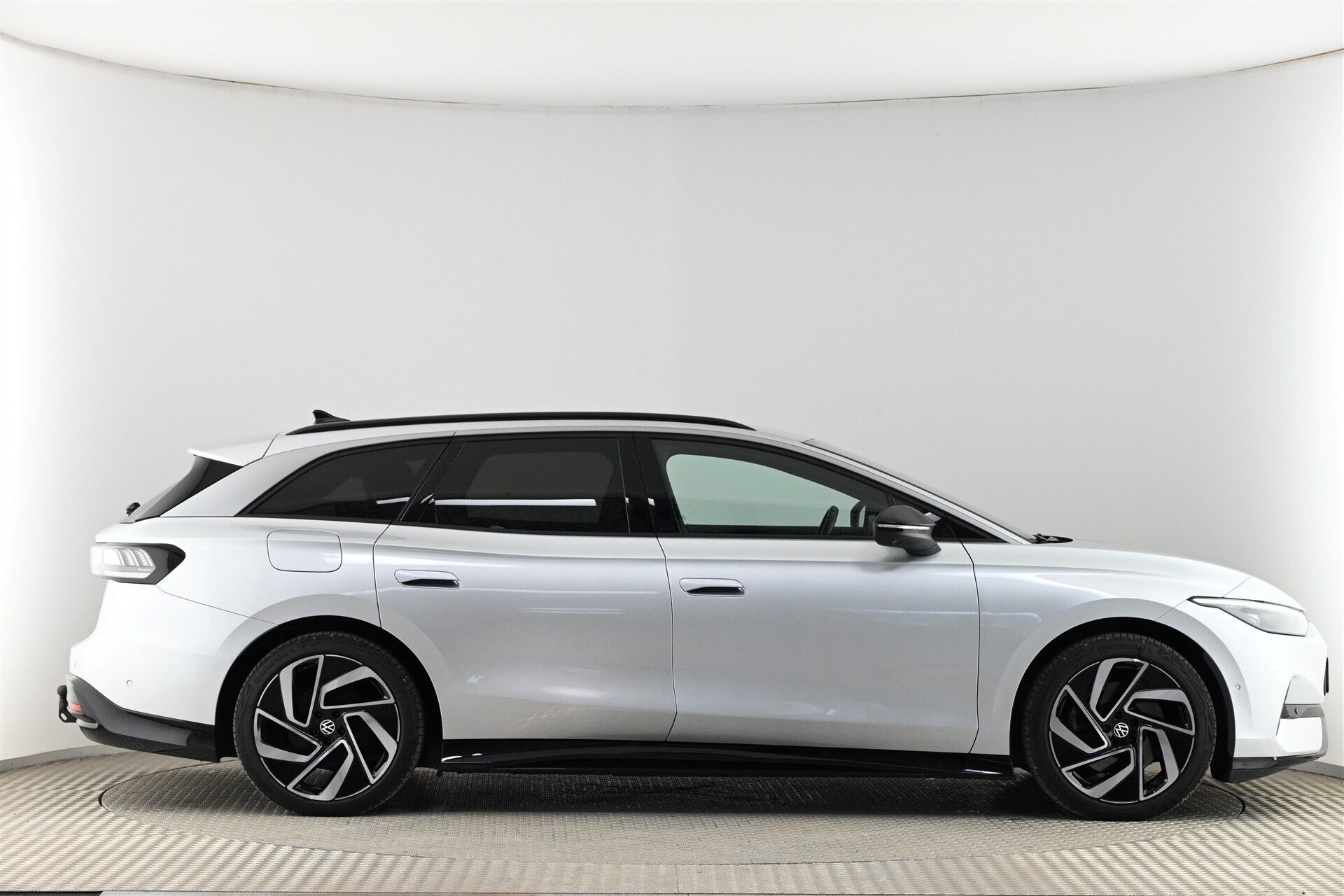 Volkswagen ID.7 Pro Tourer, 286ps, 2025