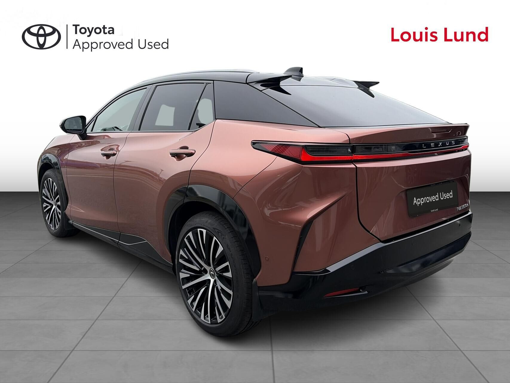 Sort Lexus RZ fra 2025