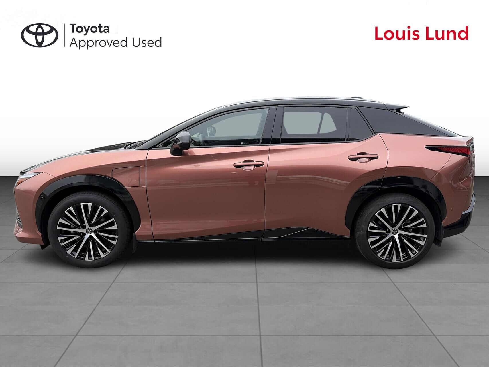 Sort Lexus RZ fra 2025