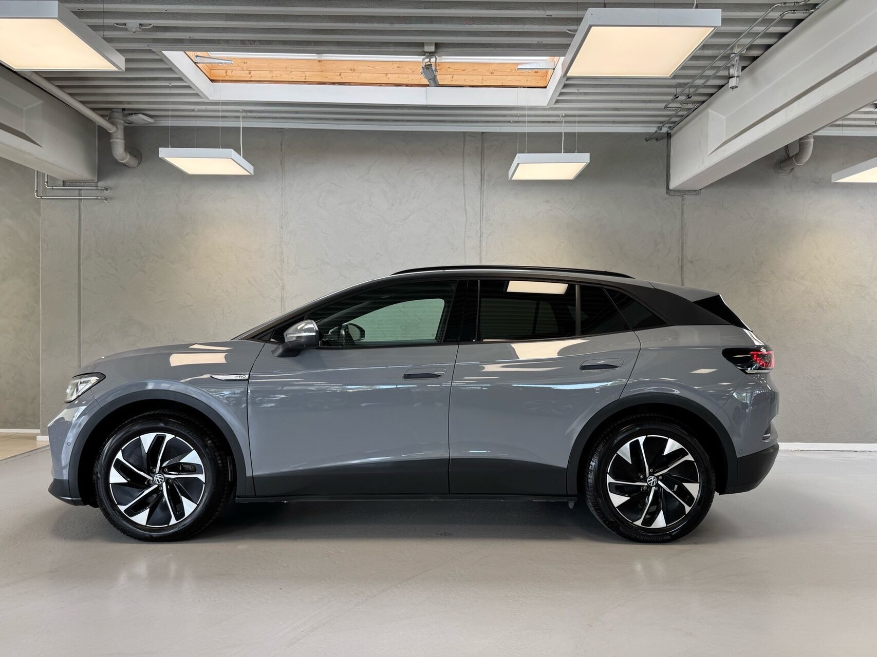 Grå VW ID.4 fra 2023