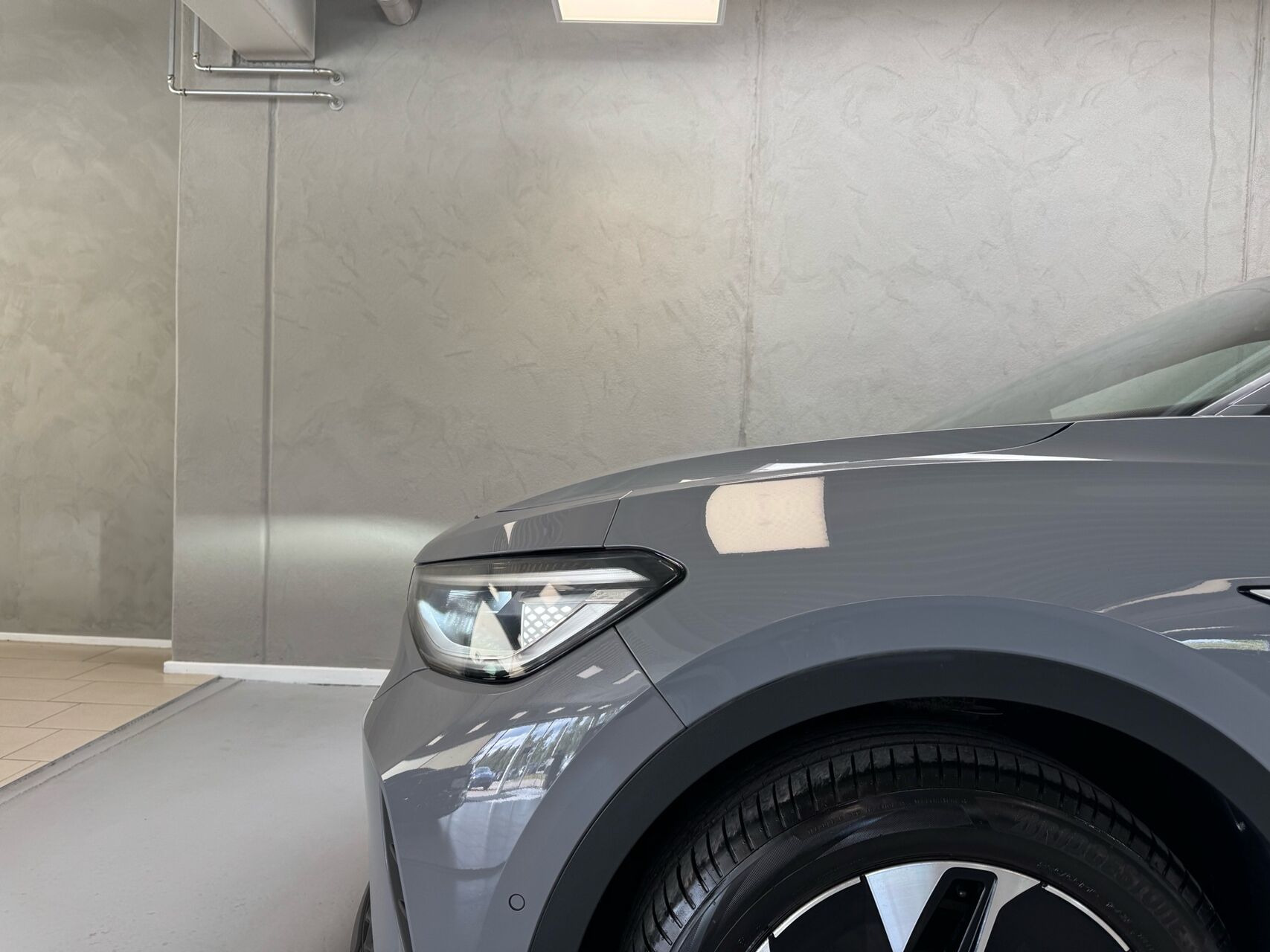 Grå VW ID.4 fra 2023