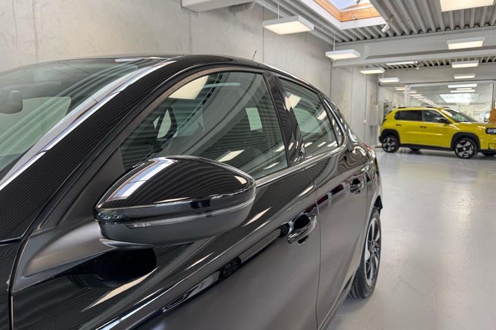 Sort Opel Corsa-e fra 2023