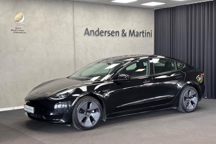 Sort Tesla Model 3 fra 2022