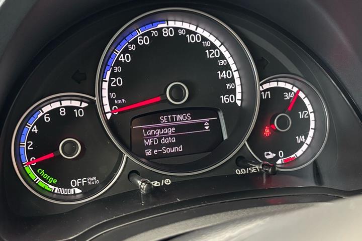 Hvid VW e-up fra 2021