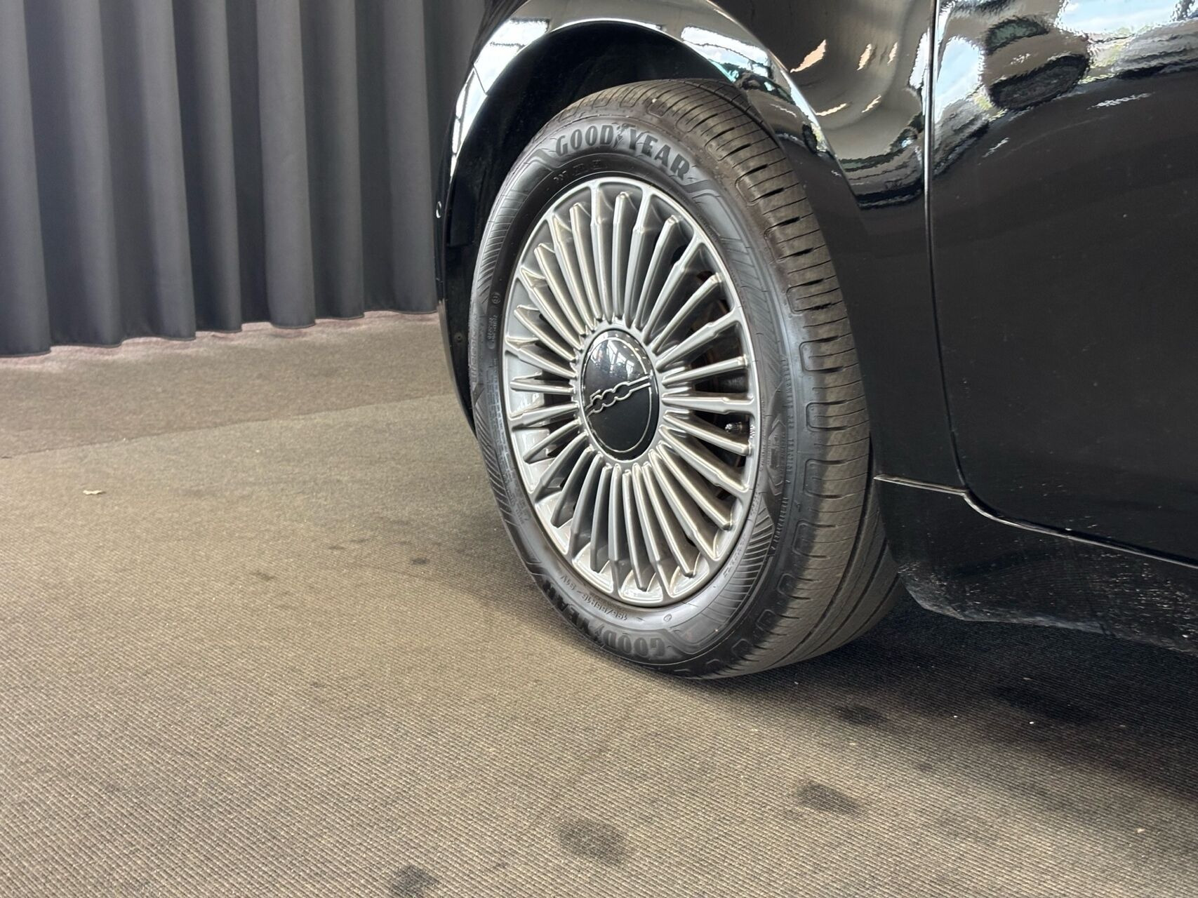 Sort Fiat 500e fra 2023