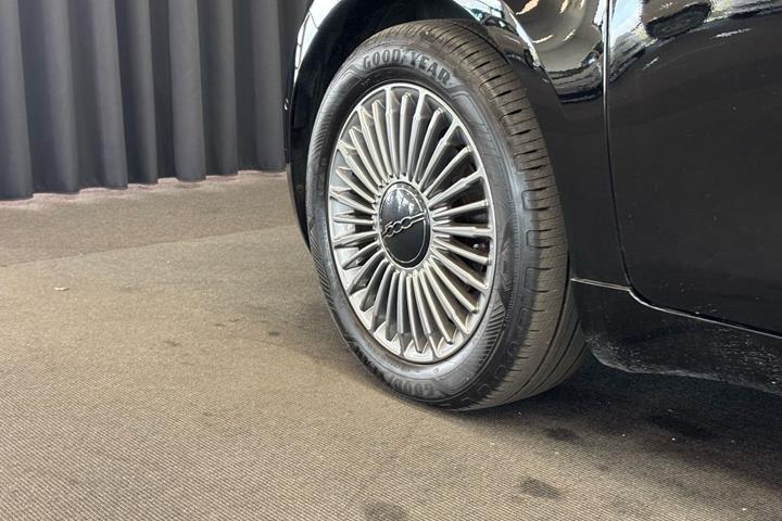 Sort Fiat 500e fra 2023
