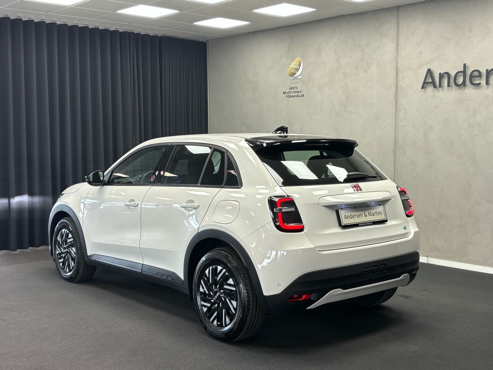 Hvid Fiat 600e fra 2023