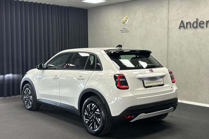 Hvid Fiat 600e fra 2023