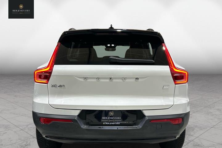 Hvid Volvo XC40 fra 2022
