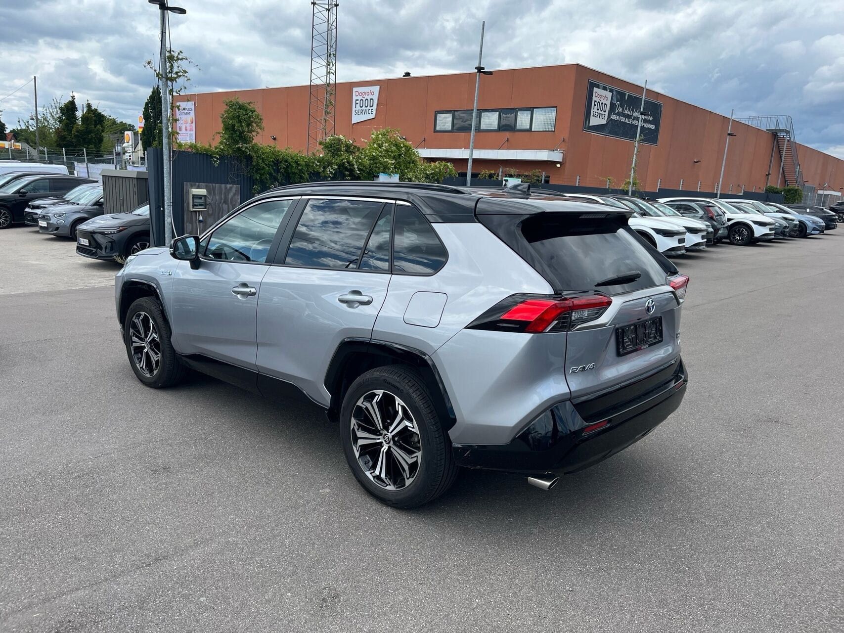 Grå Toyota RAV4 Plug-in fra 2023