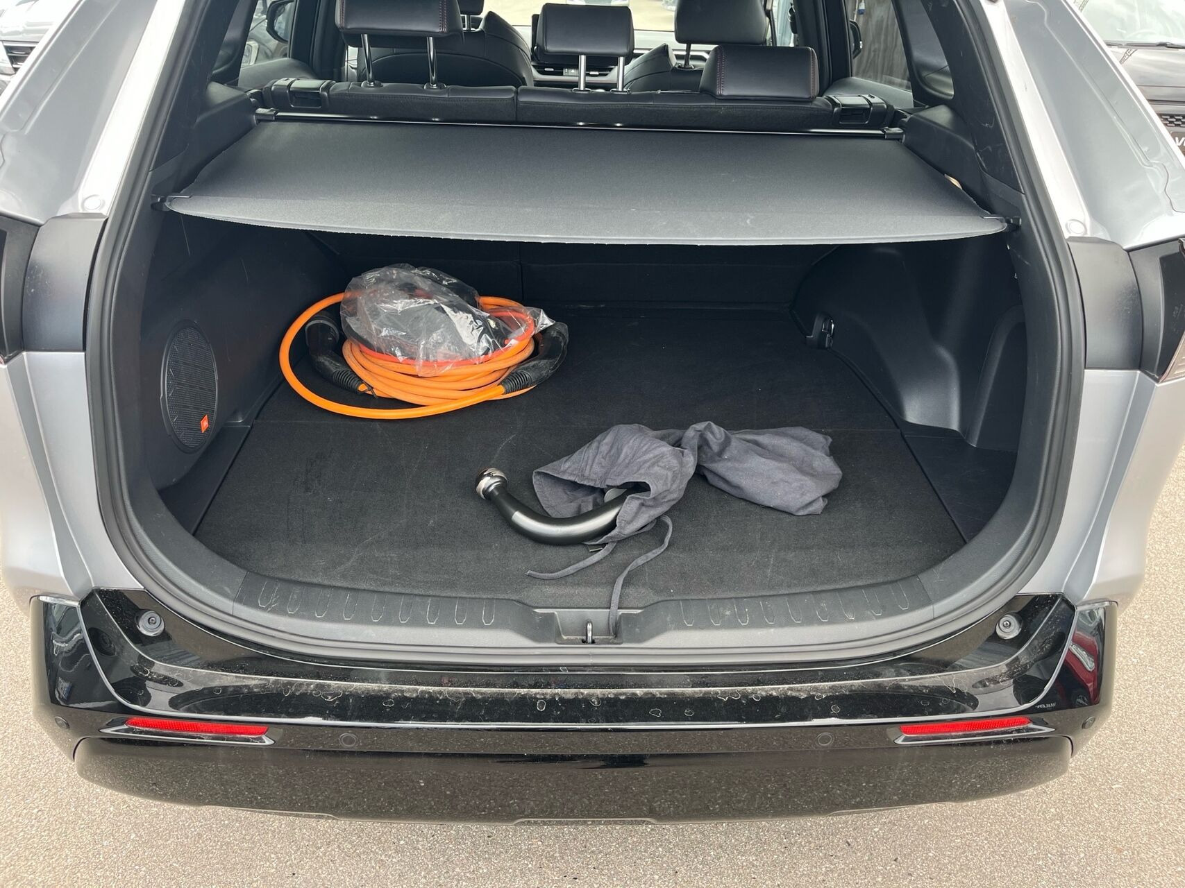 Grå Toyota RAV4 Plug-in fra 2023