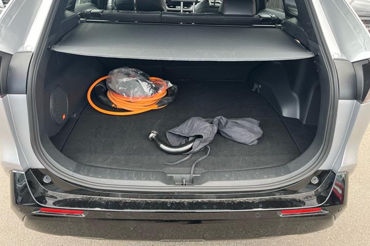 Grå Toyota RAV4 Plug-in fra 2023
