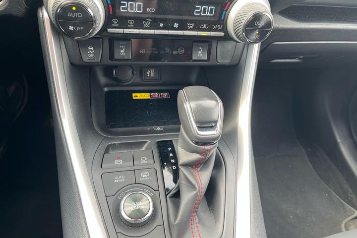 Grå Toyota RAV4 Plug-in fra 2023