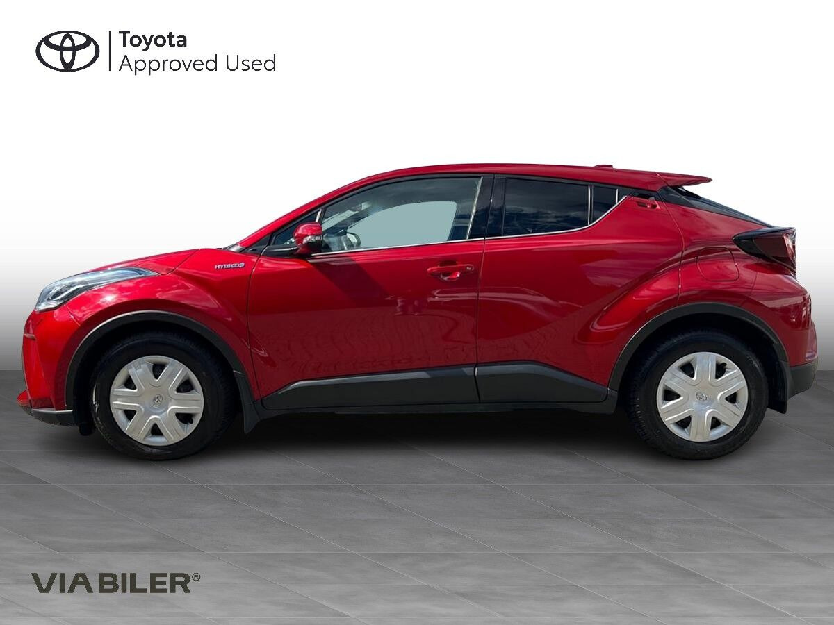 Rød Toyota C-HR fra 2020