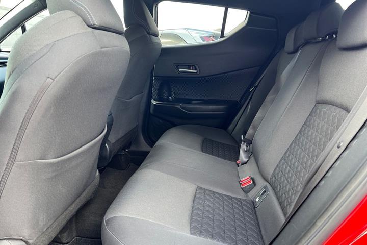 Rød Toyota C-HR fra 2020