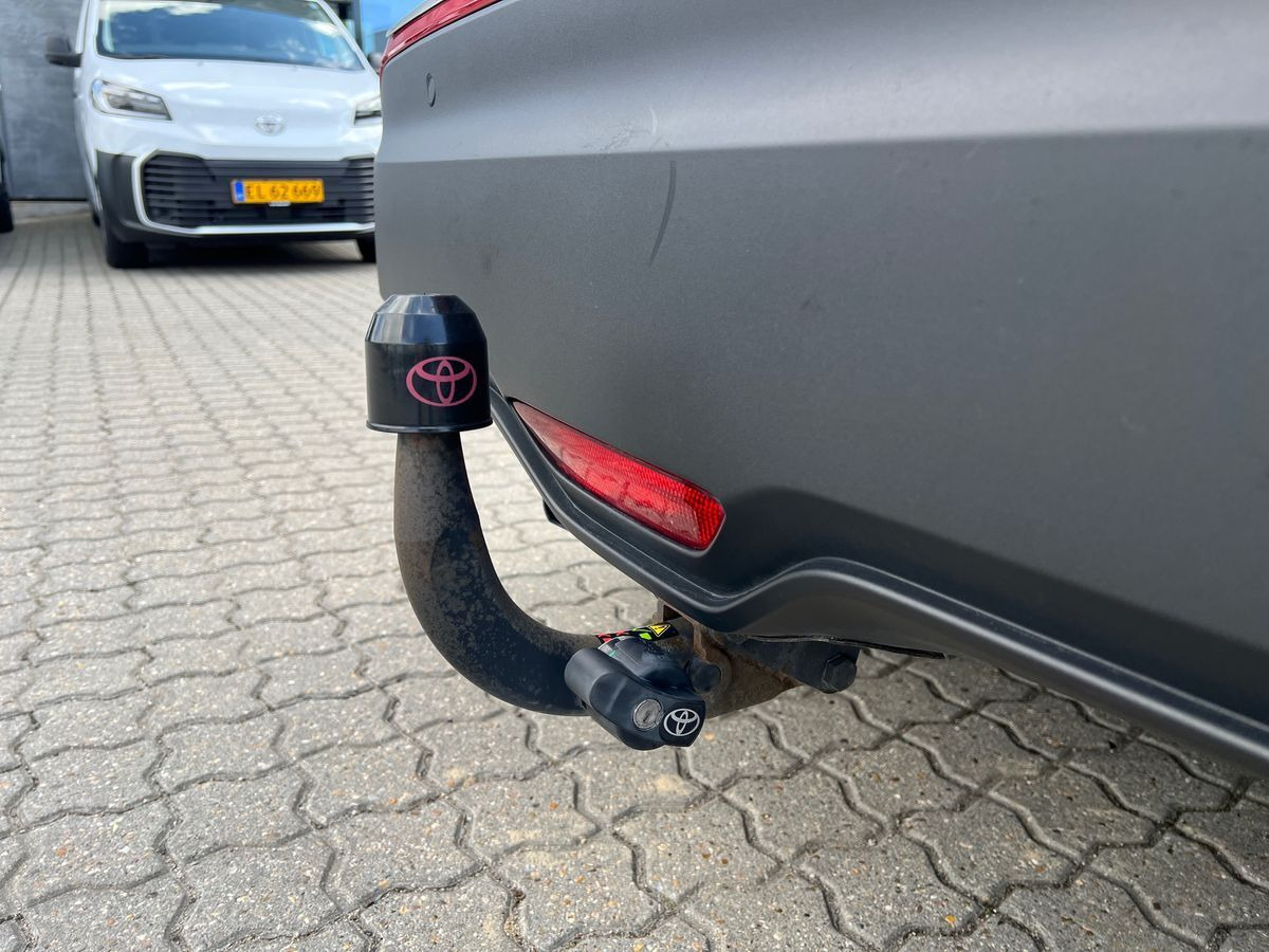 Rød Toyota C-HR fra 2020