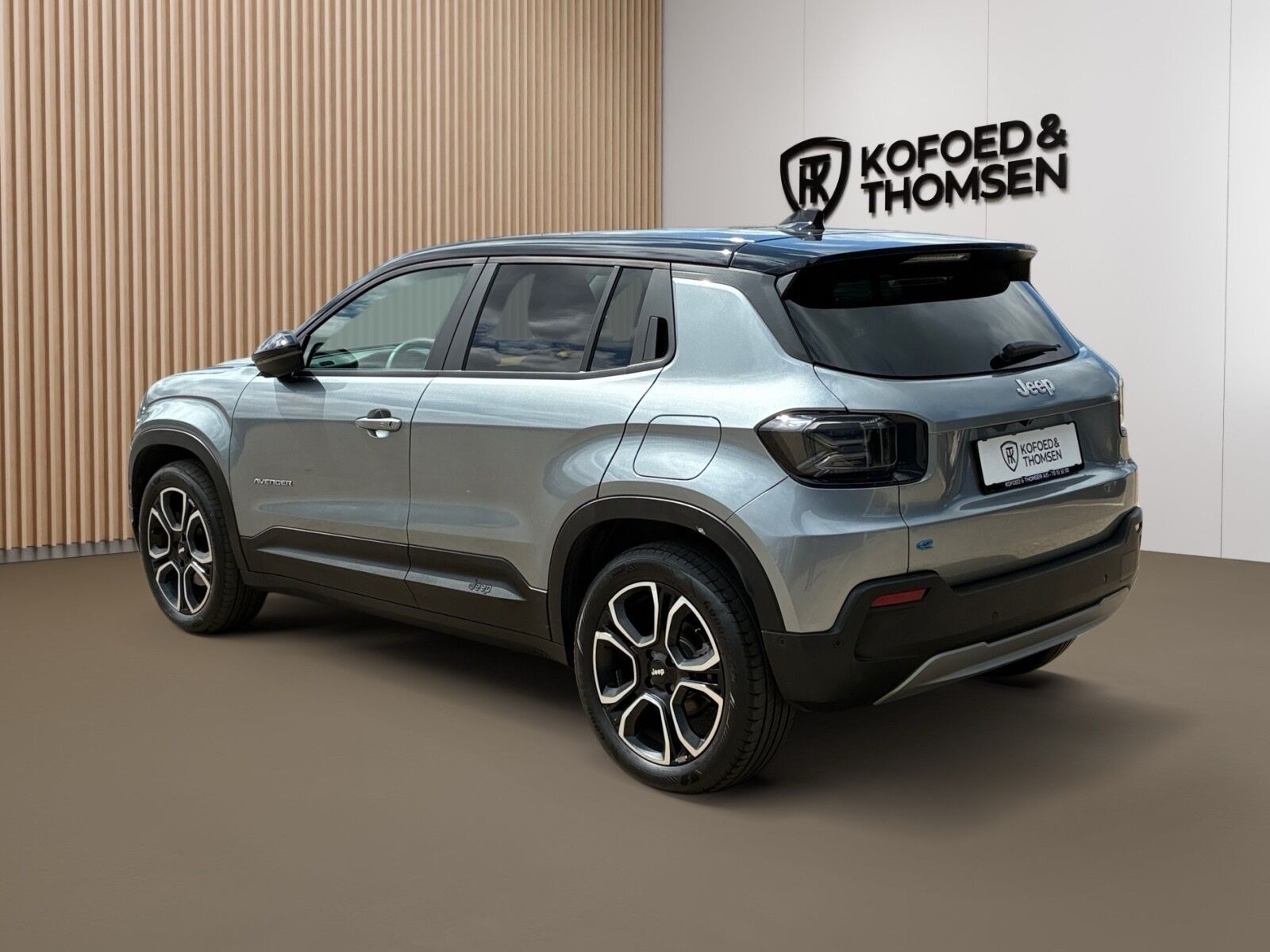 Beige Jeep Avenger fra 2025