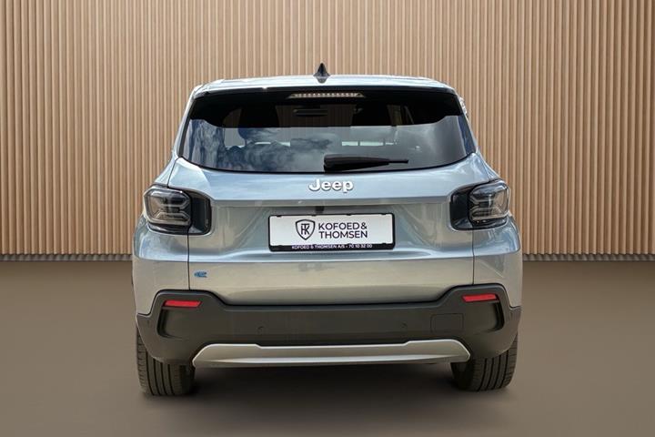 Beige Jeep Avenger fra 2025