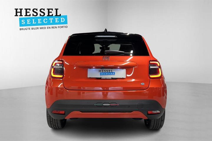 Orange Fiat 600e fra 2025
