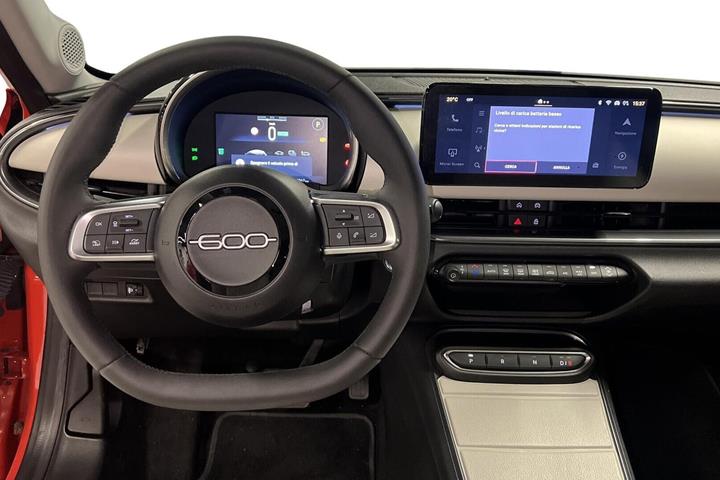Orange Fiat 600e fra 2025